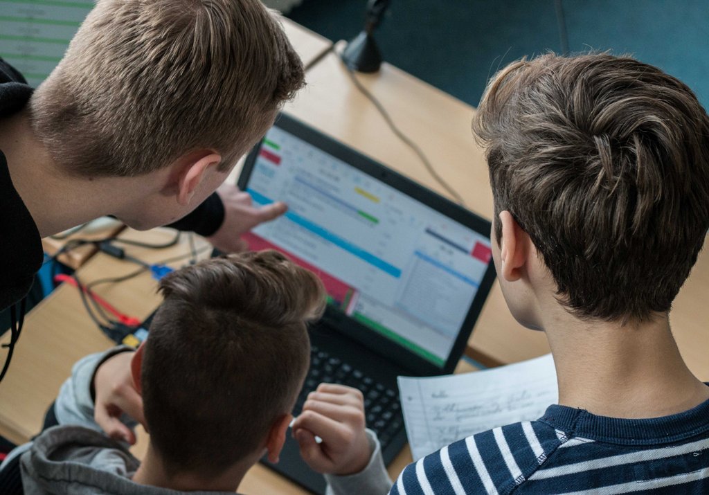 Mehr über den Artikel erfahren Schulradio – kreativ, bunt live – wir machen Schule sendefähig!