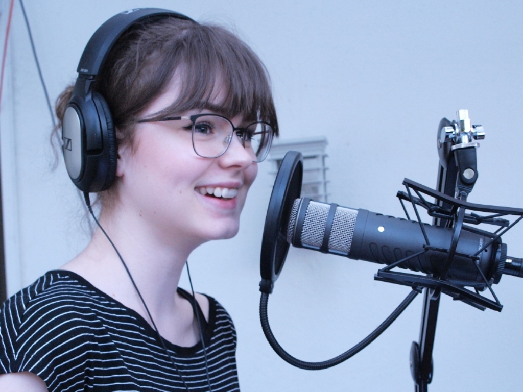 Mehr über den Artikel erfahren Schule auf Sendung: Wie Schulradio Partizipation hörbar macht