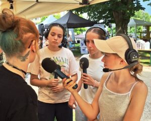 Mehr über den Artikel erfahren Mikro an, Bühne frei: Schulradio als Ort kultureller Bildung